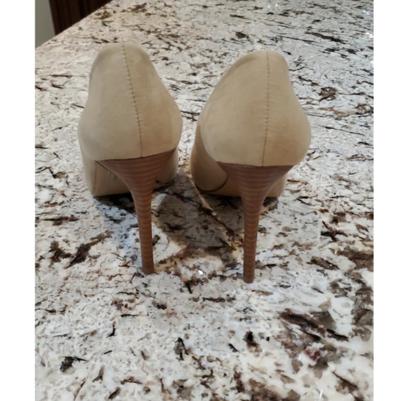 Forever 21 beige seude heels - Picture 7 of 7